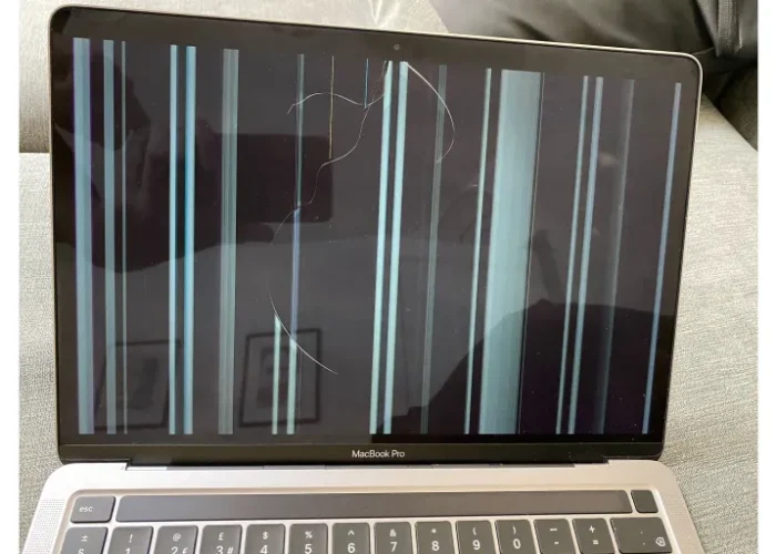 M1-MacBook-screen-cracks